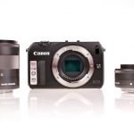 Na początek Canon oferuje dwa obiektywy z nowym bagnetem: standardowy zoom 18-55 mm (po lewej) i