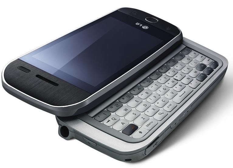 Smartfon mierzy 109 x 54,5 x 15,9 mm, zaś waży 139 gramów