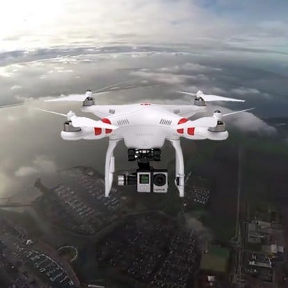 Jak wysoko można wzlecieć małym dronem?