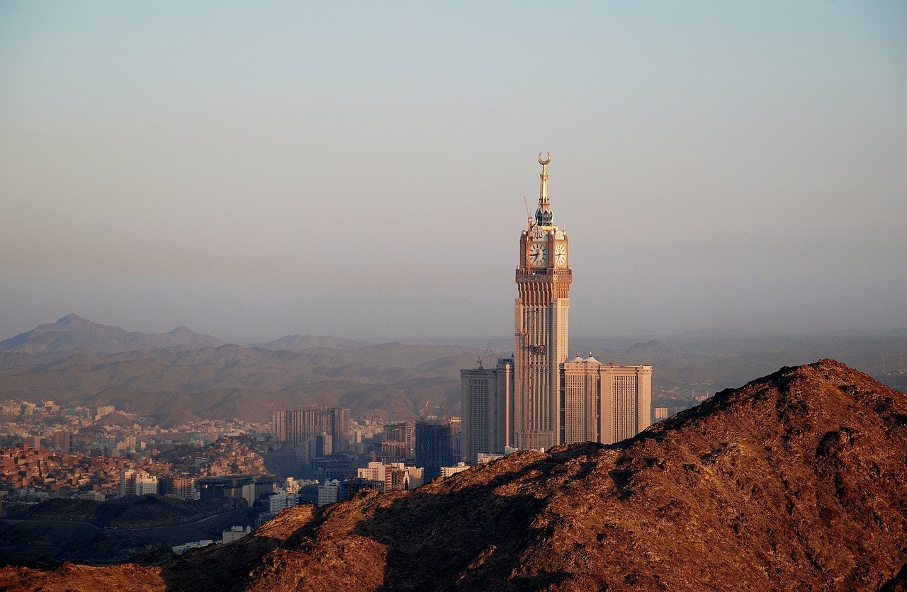Naukowcy z Arabii Saudyjskiej nie ustają w wysiłkach na rzecz wydajniejszych ogniw perowskitowych

