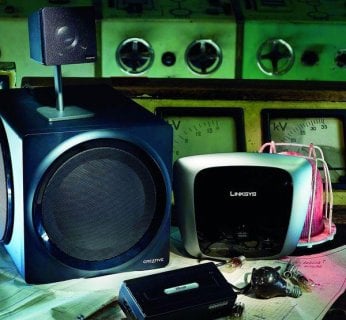 Głośniki komputerowe Creative, ruter bezprzewodowy linksys, a może zasilacz Trust