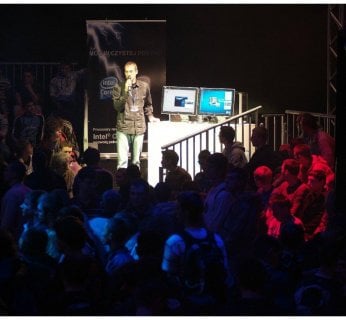 Podczas dwóch dni targowych tysiące fanów gier komputerowych odwiedziło multimedialną Intel Arena