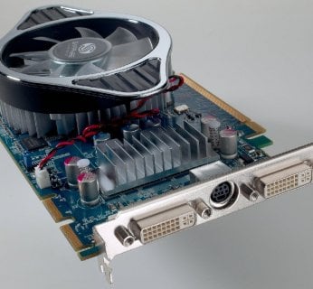 Jeżeli nie chcemy wydać więcej niż 500 zł na kartę graficzną, Sapphire Radeon HD 4830 512MB GDDR3 będzie dobrym wyborem.