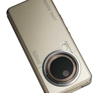 Telefon dostępny będzie w pięciu kolorach - czarnym, białym, złotym, różowym oraz niebieskim