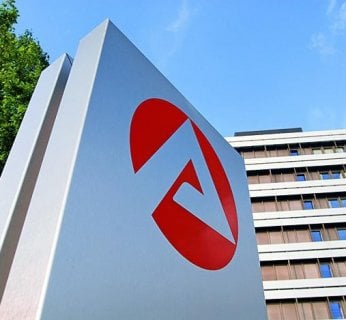 2004 - Stutysięczny bezrobotny, klient programu Hartz IV, nie otrzymuje pieniędzy. Powód: software uzupełnia numery kont zerami z niewłaściwej strony.