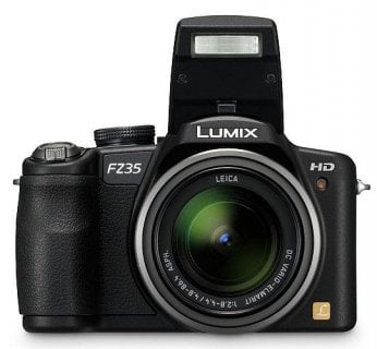 W odróżnieniu od poprzednika, Panasonic Lumix FZ35 dostępny będzie wyłącznie w kolorze czarnym