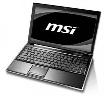 Notebook mierzy 32,5 mm grubości, zaś waży 2,4 kilograma