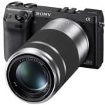Oferta obiektywów systemu NEX jest na razie mocno ograniczona. Nowy w rodzinie jest zmienno ogniskowy teleobiektyw 55-210 mm. Do końca 2011 roku pojawią się też trzy obiektywy stałoogniskowe: 50 mm (F1.8, ze stabilizacją, ok. 300 €), 30 mm (F 3.5, ok. 250 €) i 24 mm (F1.8, ok. 1000 €).