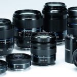 Oferta obiektywów systemu NX jest konsekwentnie poszerzana. Według stanu na styczeń 2012, mamy do wyboru następujące modele: Obiektywy zmiennoogniskowe: 18-200 mm (ok. 2200 zł) 18-55 mm (ok. 700 zł) 20-50 mm (ok. 800 zł) 50-200 mm (ok. 850 zł) Obiektywy stałoogniskowe: 16 mm (ok. 1100 zł) 20 mm (ok. 1100 zł) 30 mm (ok. 1000 zł) 60 mm (ok. 2000 zł) 85 mm (ok. 3100 zł)