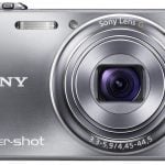 Kolejne punkty należą się nowemu aparatowi Sony za funkcjonalny tryb filmowania. Możemy kręcić klipy w rozdzielczości Full HD z dźwiękiem stereo, korzystając z zoomu optycznego.