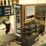 Steampunkowa obudowa z prawie wszystkim na zewnątrz.Steampunkowa o