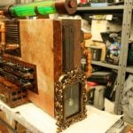 Steampunkowa obudowa z prawie wszystkim na zewnątrz.Steampunkowa o