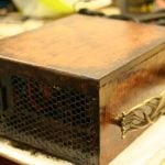 Steampunkowa obudowa z prawie wszystkim na zewnątrz.Steampunkowa o