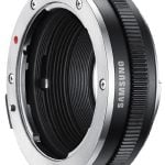 Adapter bagnetowy umożliwia korzystanie z obiektywów z mocowaniem Pentax-K (ED-MA9NXK, ok. 500 zł).
