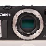 EOS M jest wyposażony w 18-megapikselową matrycę APS-C.