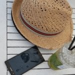 S1 ma wielkość aparatu kompaktowego i bez problemu mieści się nawet w kieszeni.