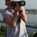 Nikon D700 tworzy zrównoważony, wygodny zestaw nawet po podłączeniu dużych obiektywów.