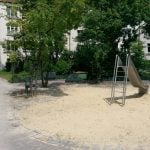 Zdjęcie wykonane w plenerze przy naturalnym świetle. Kolory są naturalne, ale w niektórych miejscach brakuje ostrości.