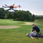 W ramach pilotażowego projektu Defi-Copter demonstruje, że jest w stanie szybko dostarczyć defibrylator w odległe miejsca.