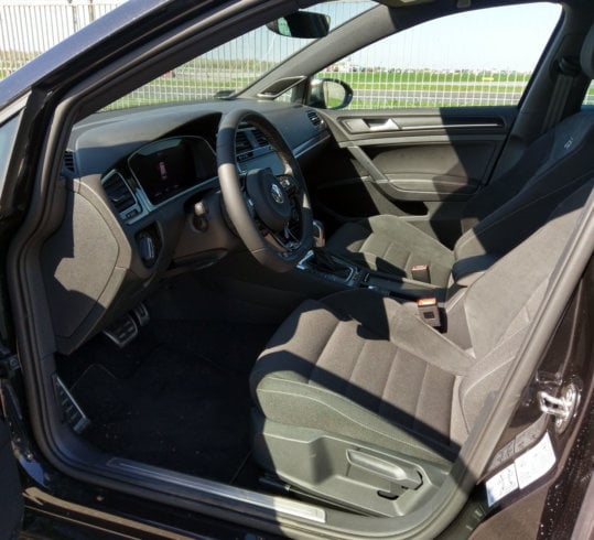 VW Golf R Variant - wnętrze