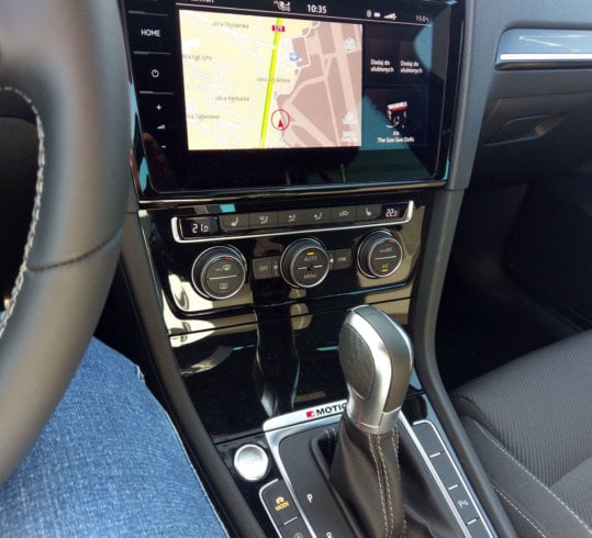 VW Golf R Variant - kokpit