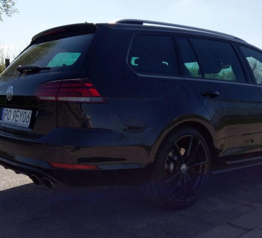 Volkswagen Golf R Variant