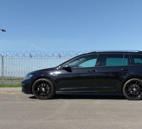 Volkswagen Golf R Variant