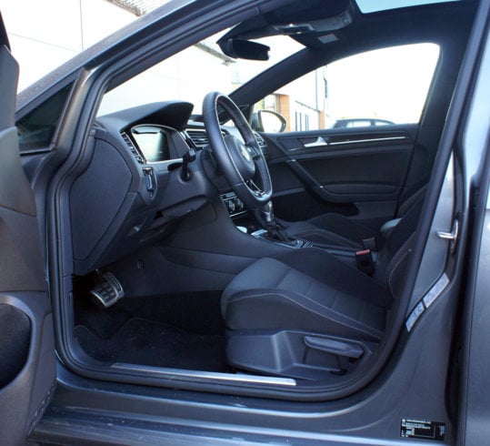 VW Golf R - wnętrze