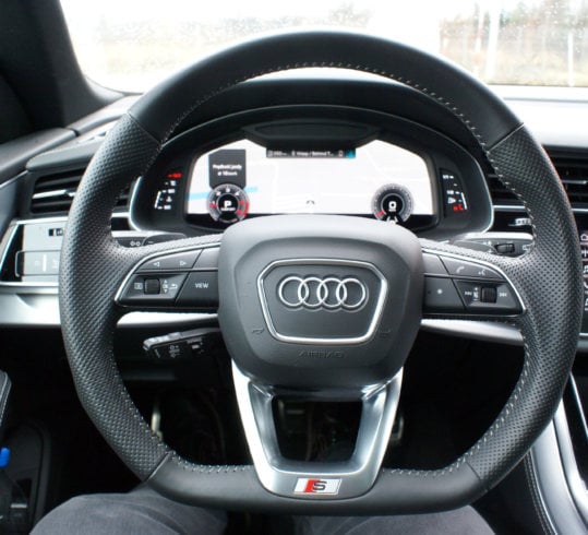 Audi Q8 - kokpit