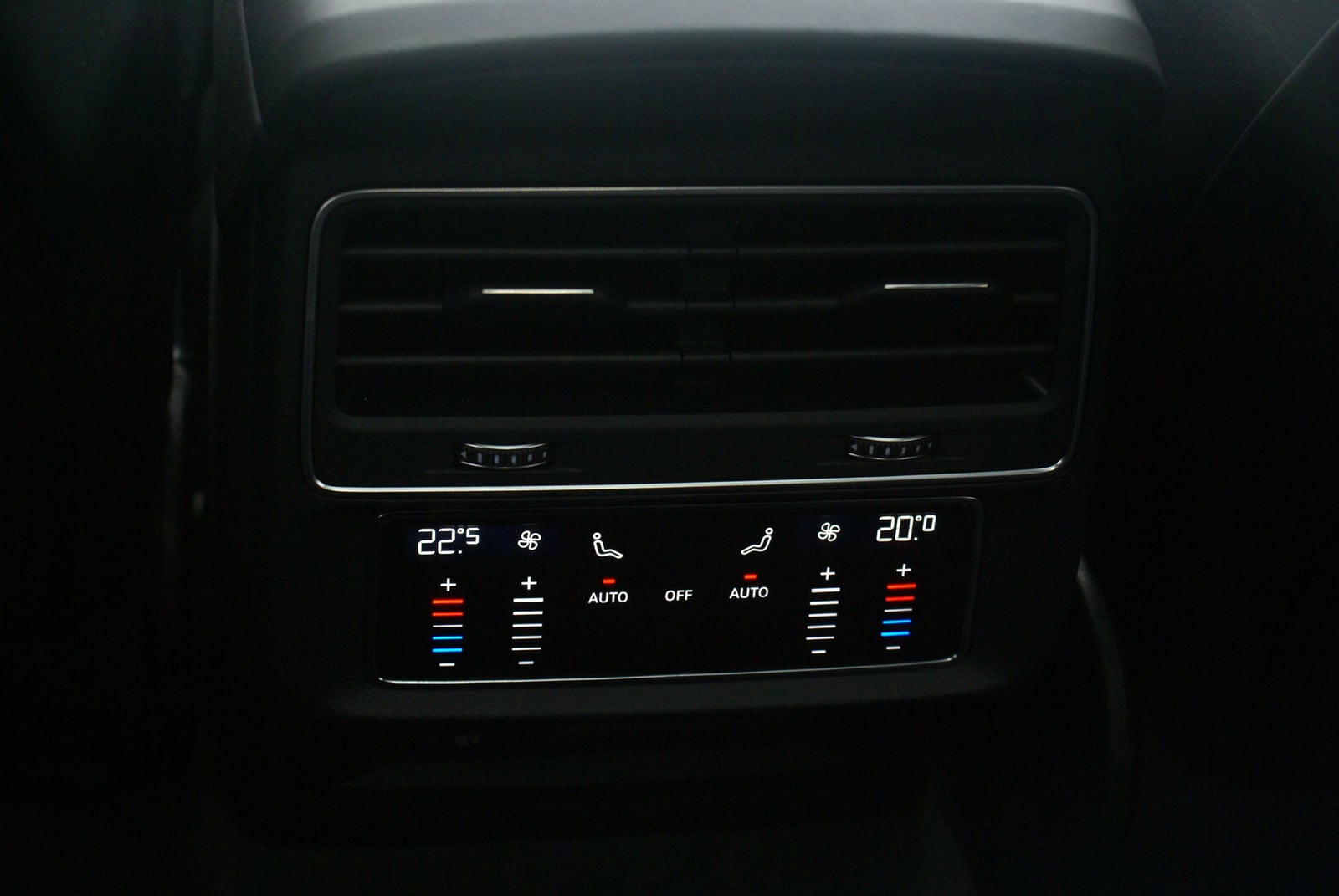 Audi Q8 - wewnątrz