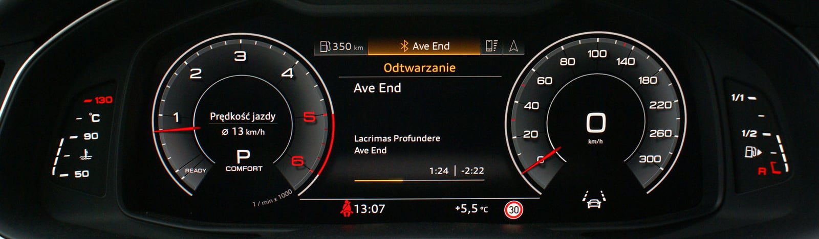 Audi Q8 - tablica