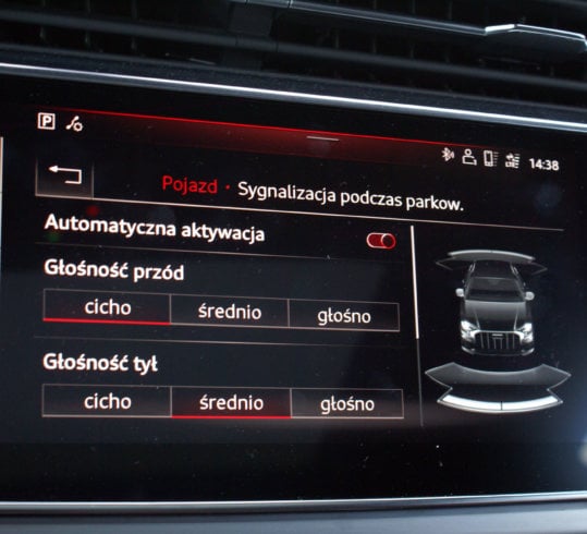 Audi Q8 - asysta kierowcy