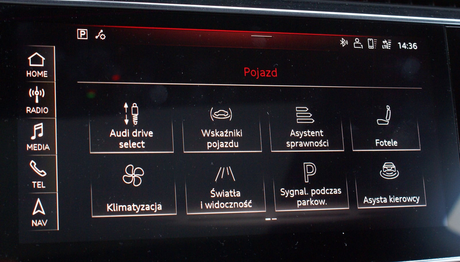 Audi Q8 - asysta kierowcy