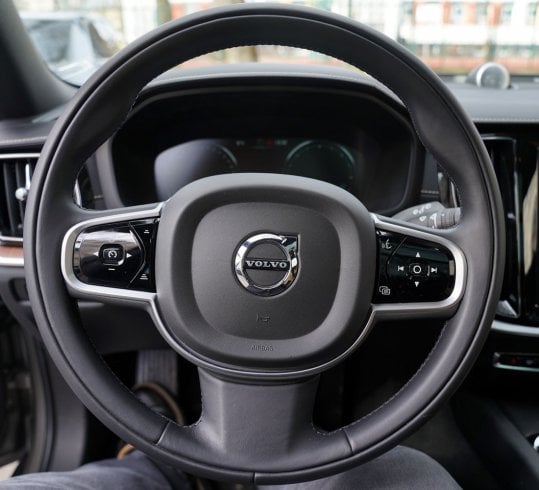 Volvo V60 CrossCountry D4 Polestar Performance wewnątrz - kokpit