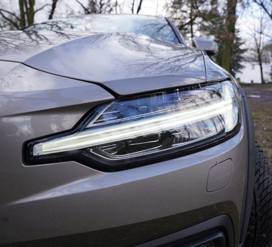 Volvo V60 CrossCountry D4 Polestar Performance z zewnątrz