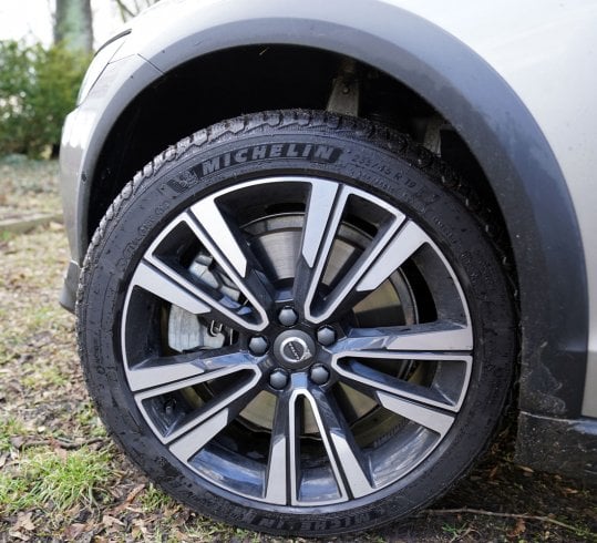 Volvo V60 CrossCountry D4 Polestar Performance z zewnątrz
