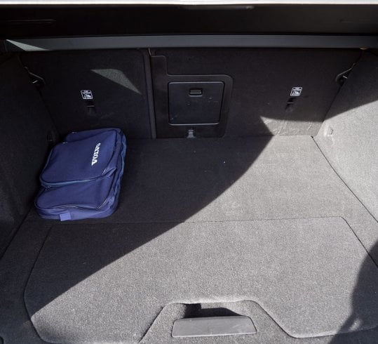Volvo V60 CrossCountry D4 Polestar Performance wewnątrz