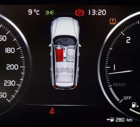 Volvo V60 CrossCountry D4 Polestar Performance wewnątrz - kokpit