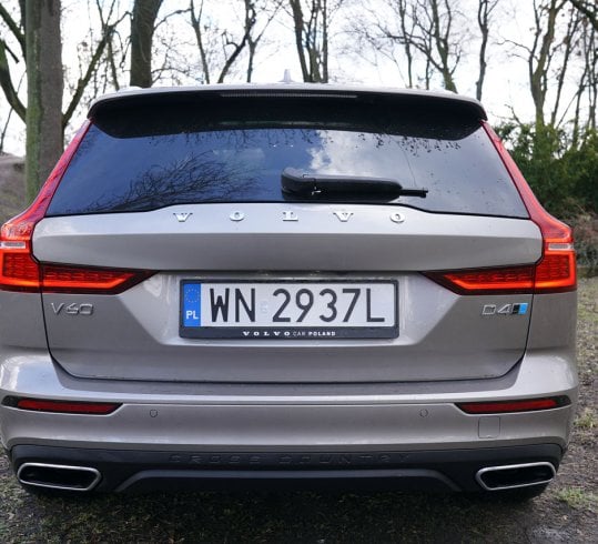 Volvo V60 CrossCountry D4 Polestar Performance z zewnątrz