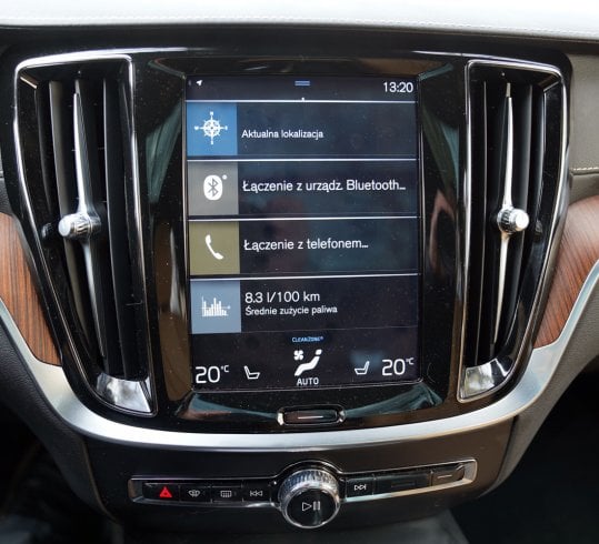 Volvo V60 CrossCountry D4 Polestar Performance wewnątrz