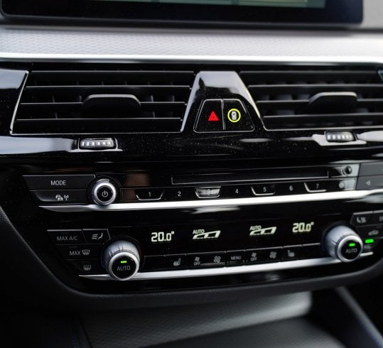 BMW 525d Touring - kokpit