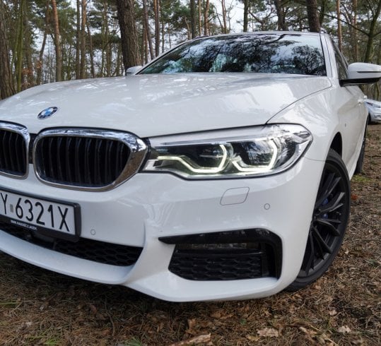 bmw 525d touring na zewnątrz
