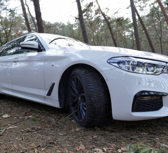 bmw 525d touring na zewnątrz