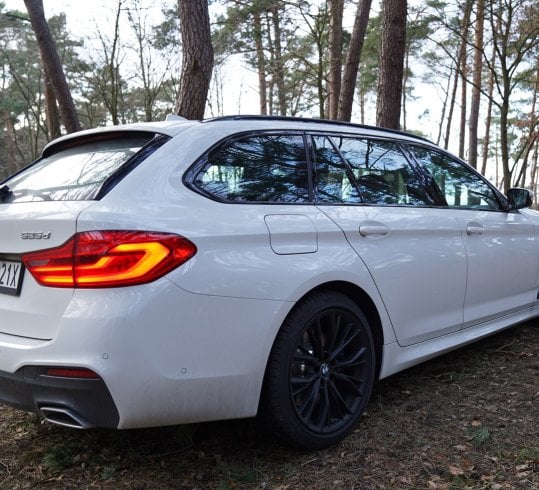 bmw 525d touring na zewnątrz