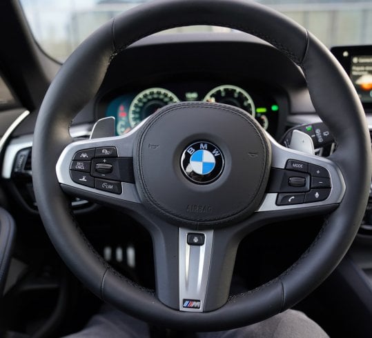 BMW 525d Touring - kokpit