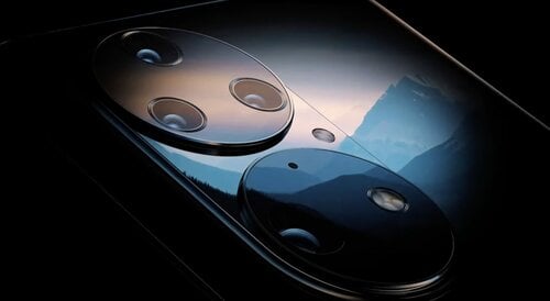 Zbliżenie na wyspę aparatów na nowych zdjęciach Huawei P50