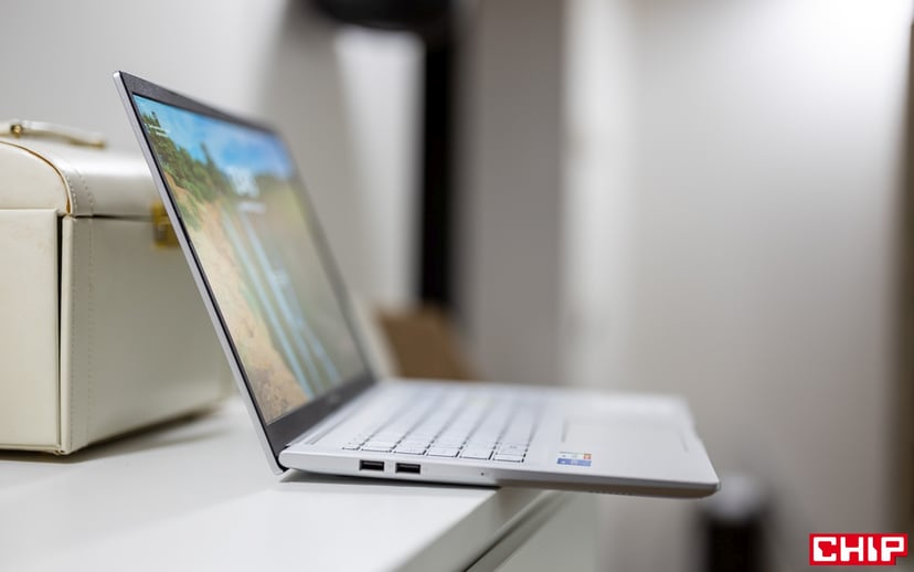 ASUS VivoBook 15 OLED