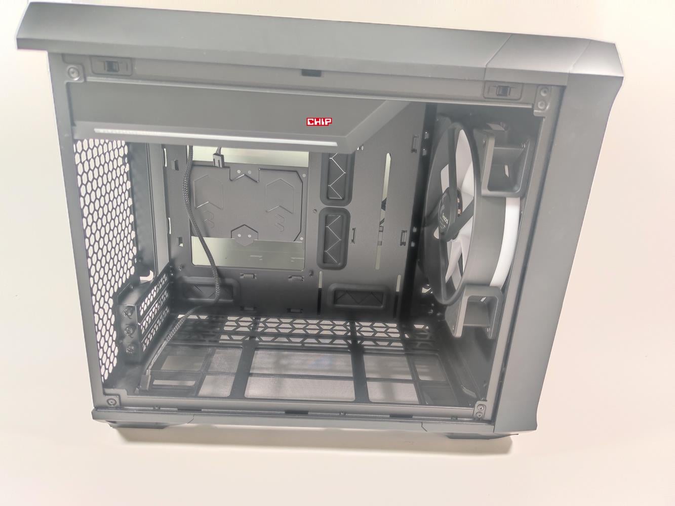 test Fractal Design Torrent Nano RGB Black TG Light Tint, recenzja Fractal Design Torrent Nano RGB Black TG Light Tint, opinia Fractal Design Torrent Nano RGB Black TG Light Tint