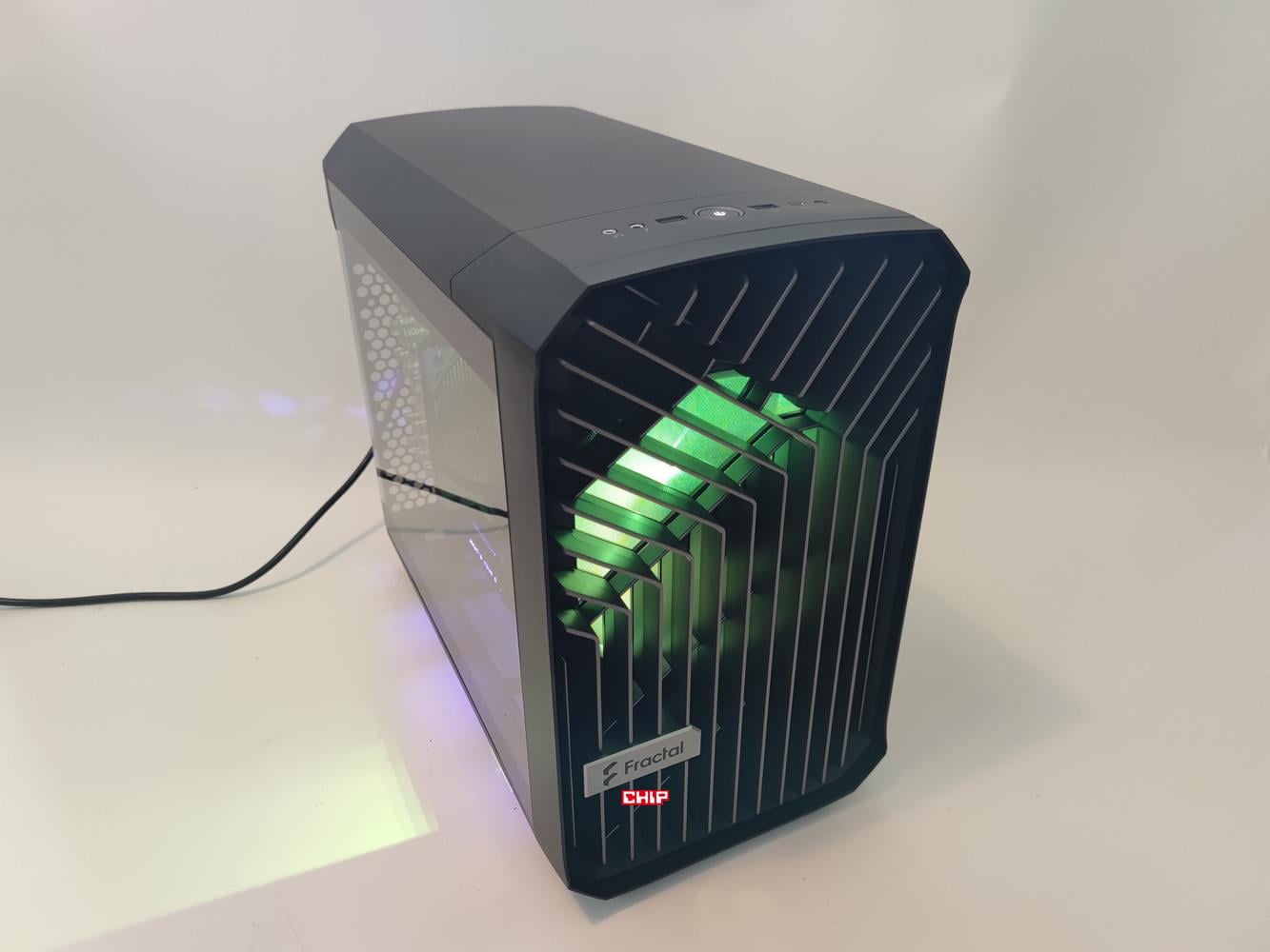 test Fractal Design Torrent Nano RGB Black TG Light Tint, recenzja Fractal Design Torrent Nano RGB Black TG Light Tint, opinia Fractal Design Torrent Nano RGB Black TG Light Tint