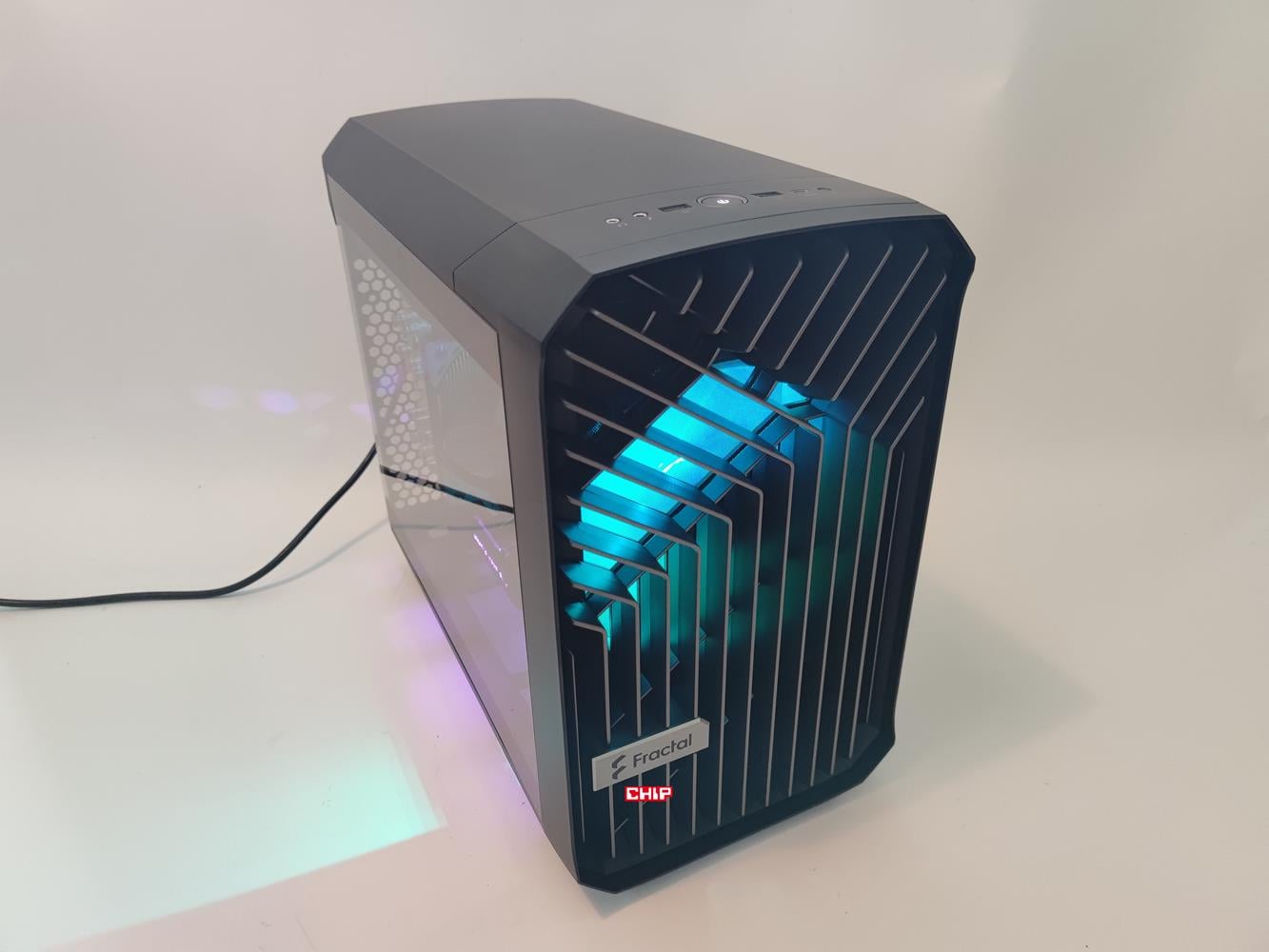 test Fractal Design Torrent Nano RGB Black TG Light Tint, recenzja Fractal Design Torrent Nano RGB Black TG Light Tint, opinia Fractal Design Torrent Nano RGB Black TG Light Tint